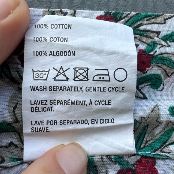 Set of 4 Crate&Barrel Block Printed Napkins - Picture 10 of 10